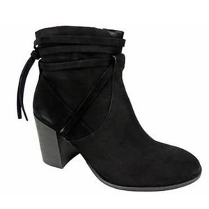 STEVE MADDEN | Percy Black Ankle Boots